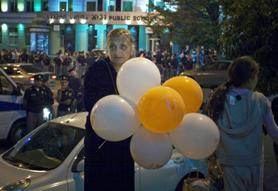''გლამურს არ ვწყალობ, ხელოვნურია''... Rating